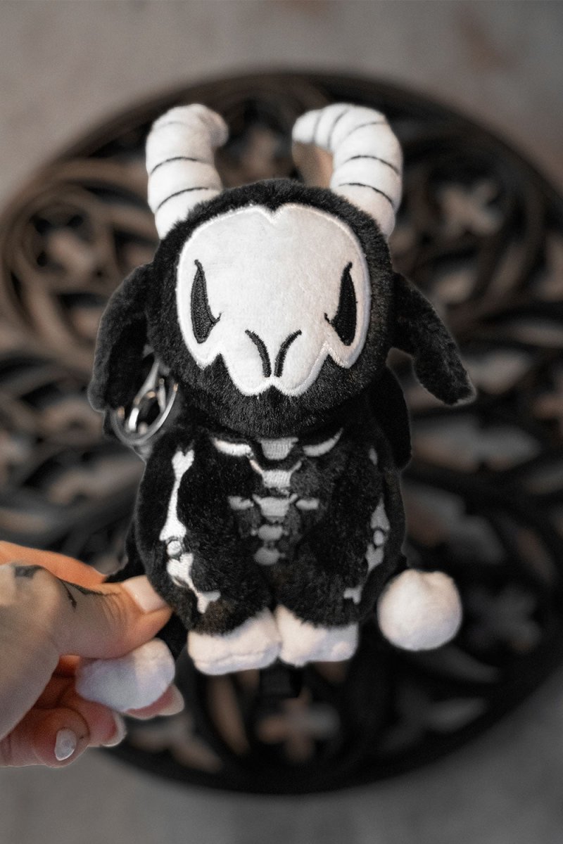 画像2: Skelegoat Plush Keychain / ヤギ / ぬいぐるみキーホルダー【VampireFreaks】 (2)
