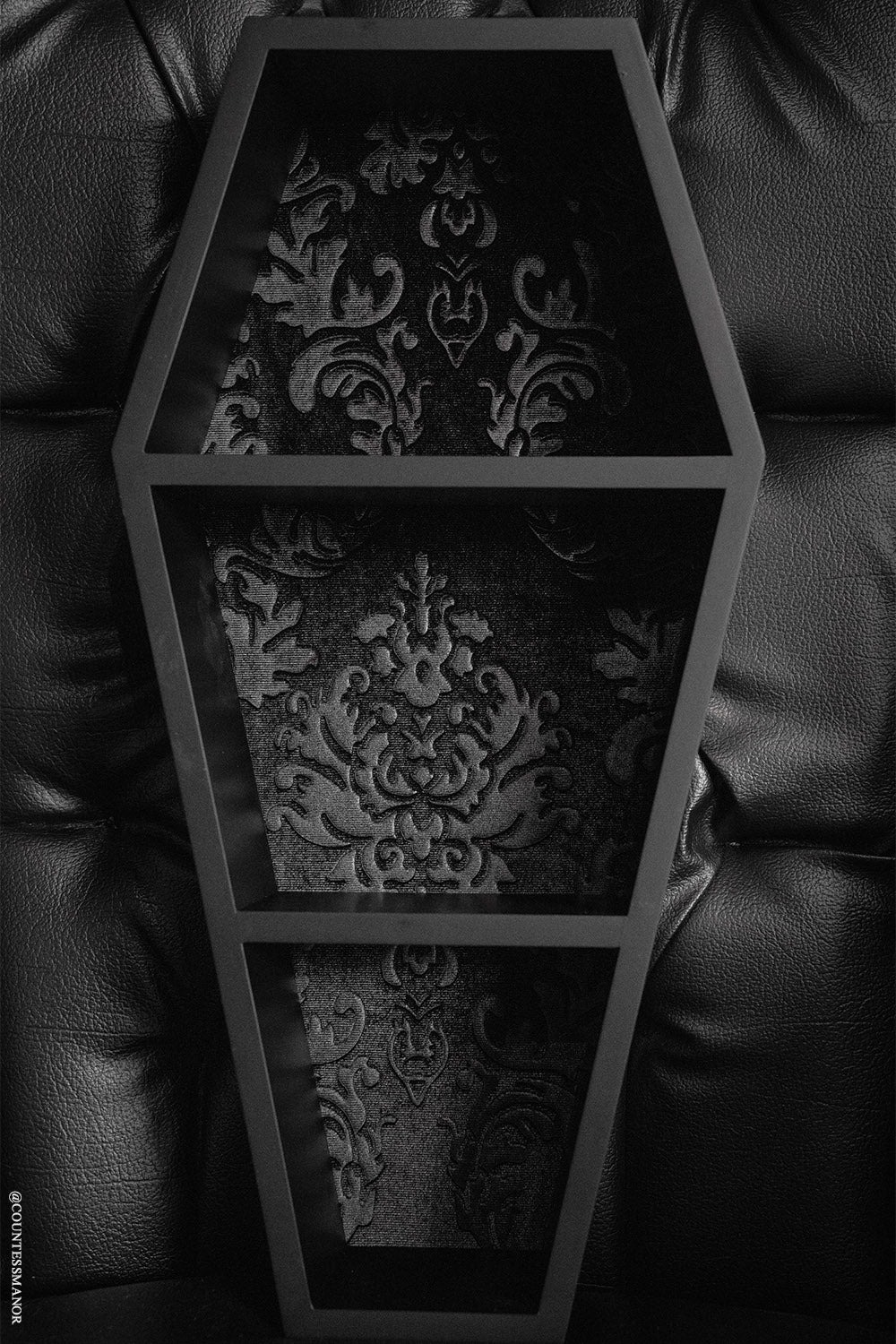 Haunted Mansion Coffin Shelf / Black Velvet / 棺型シェルフ